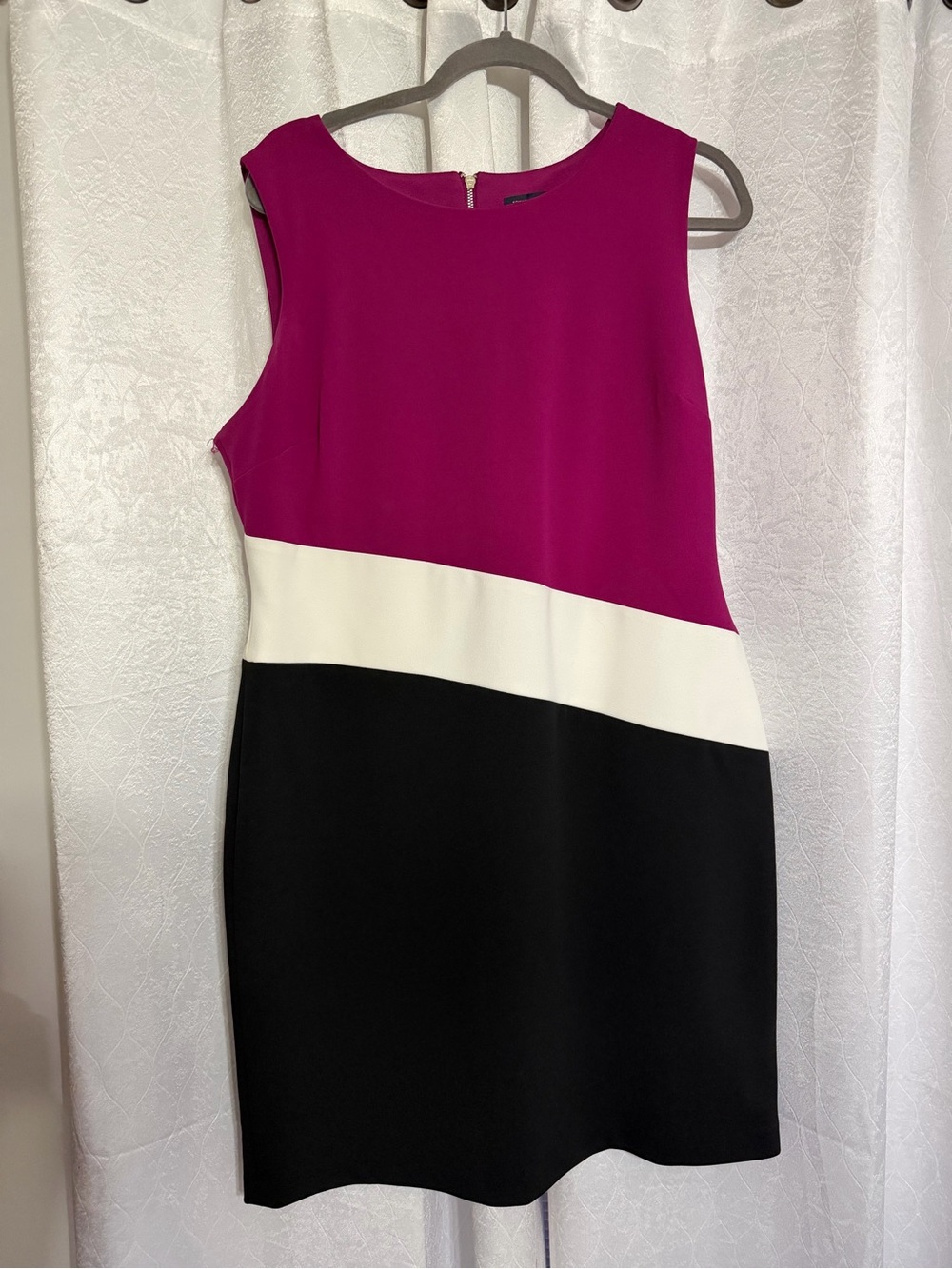 Tommy Hilfiger Magenta, White & Black Sleeveless Colorblock Mini Dress